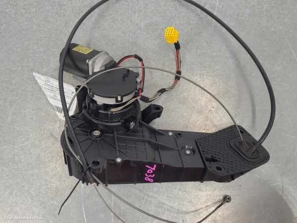 2012 MERCEDES VITO Door Hinge/Runner