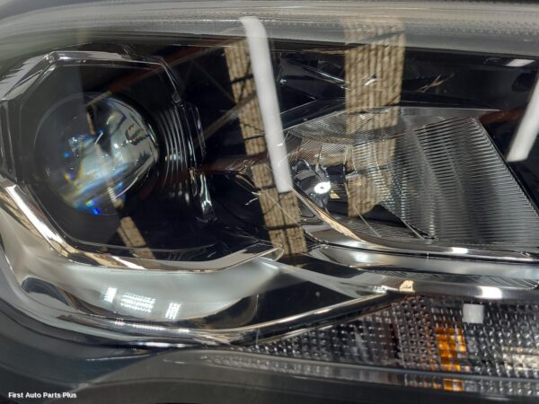 2022 LDV DELIVER 9 Right Headlamp