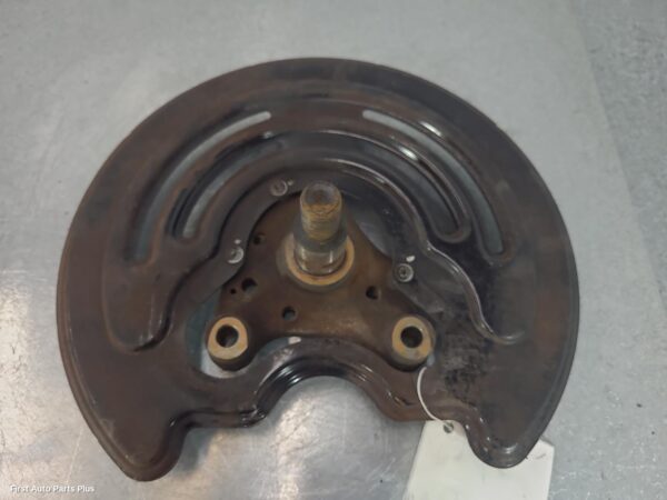 2017 RENAULT TRAFIC Right Rear Hub Assembly