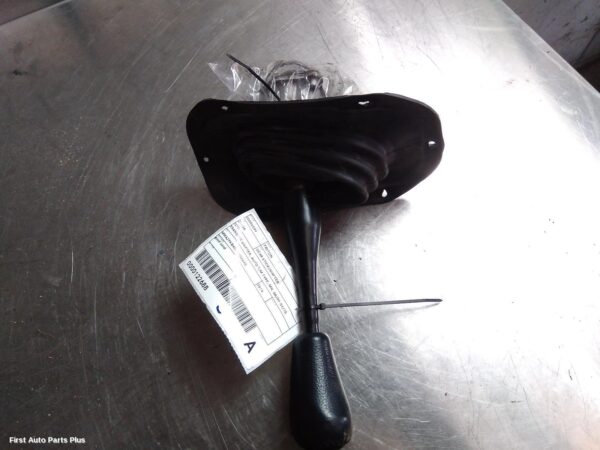 2014 MITSUBISHI TRITON Gear Stick/Shifter