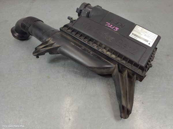 2014 MERCEDES VITO Air Cleaner/Box