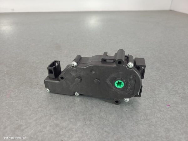 2017 MERCEDES VITO Door/Boot/Gate Lock
