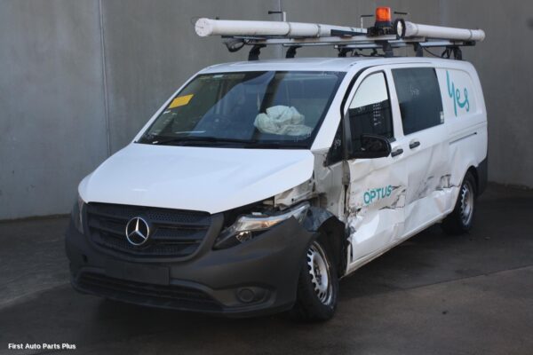 2019 MERCEDES VITO Left Rear Hub Assembly