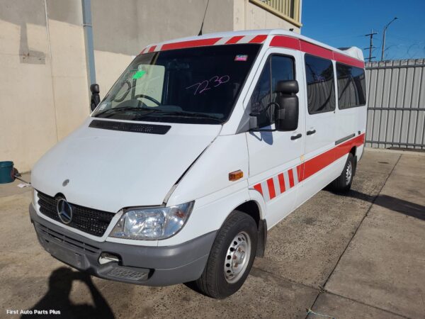2004 MERCEDES SPRINTER Door/Tailgate Seal