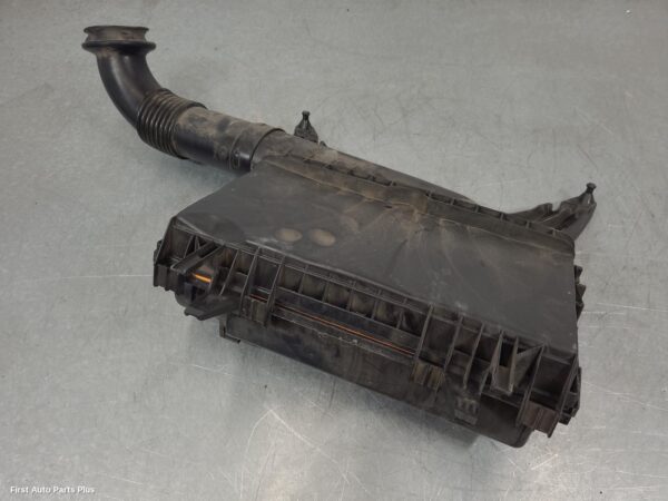 2014 MERCEDES VITO Air Cleaner/Box