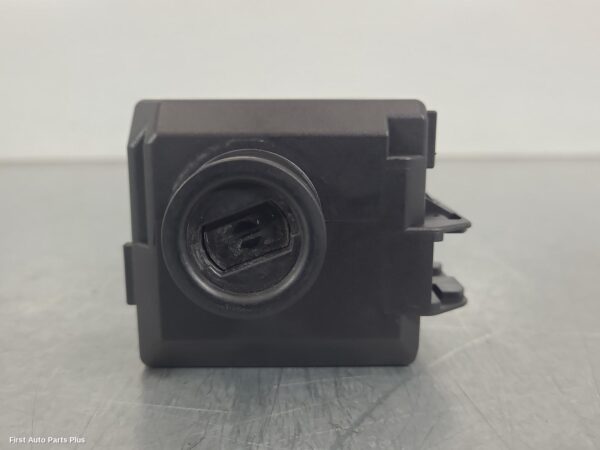 2016 MERCEDES VITO Ignition W/ Key