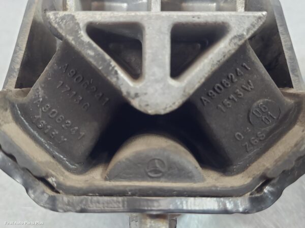 2023 MERCEDES SPRINTER Mount