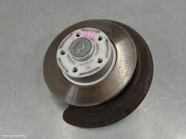 2021 RENAULT TRAFIC Left Rear Hub Assembly