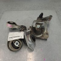 2014 RENAULT TRAFIC Mount