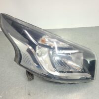 2019 RENAULT TRAFIC Right Headlamp