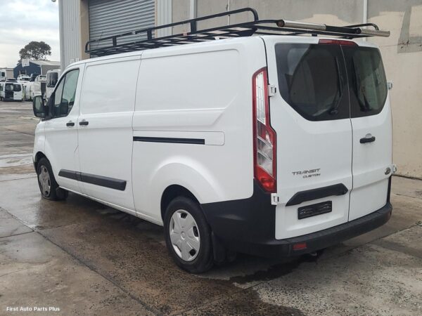 2018 FORD TRANSIT CUSTOM FRONT_PARKING_SENSOR