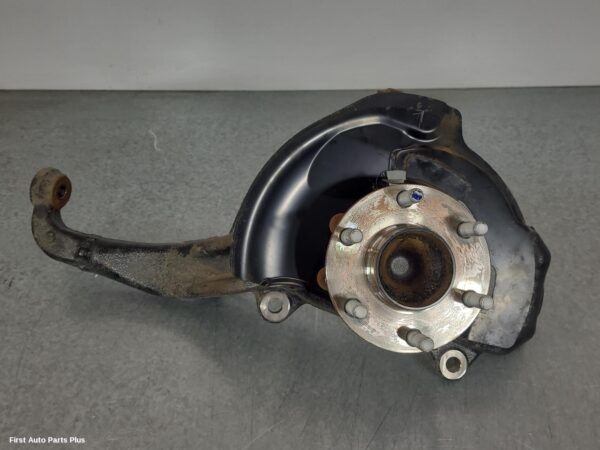 2023 NISSAN NAVARA Right Front Hub Assembly
