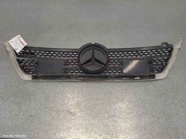 2005 MERCEDES SPRINTER Grille