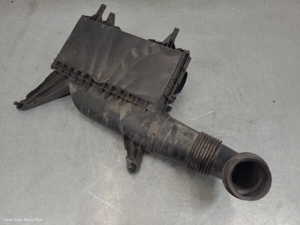 2014 MERCEDES VITO Air Cleaner/Box