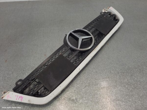 2005 MERCEDES SPRINTER Grille