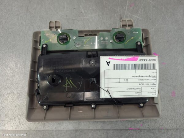 2012 TOYOTA HILUX Courtesy Light