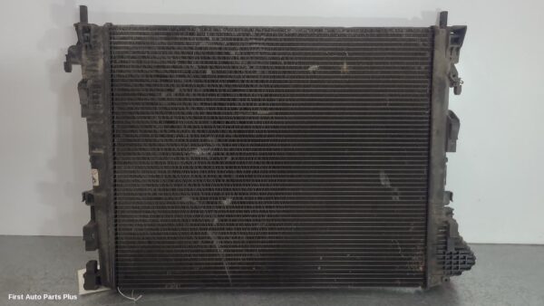 2014 RENAULT TRAFIC Radiator