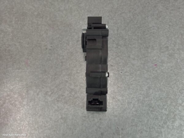 2017 MERCEDES VITO Door/Boot/Gate Lock