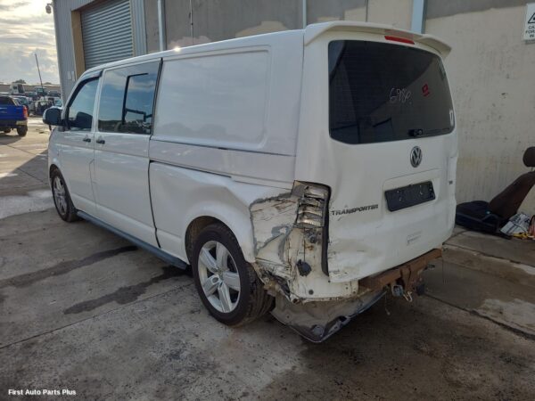 2012 VOLKSWAGEN TRANSPORTER Starter