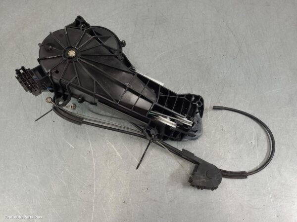 2016 MERCEDES VITO Door/Boot/Gate Lock