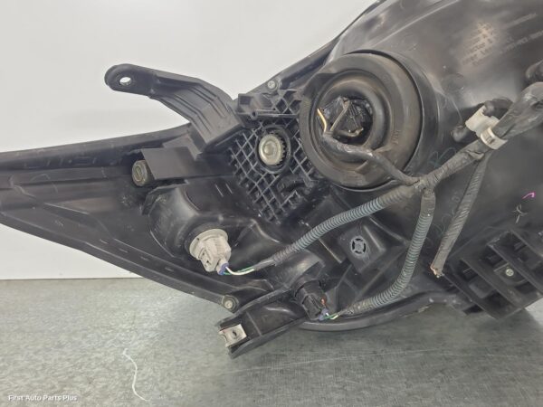 2012 TOYOTA HILUX Left Headlamp