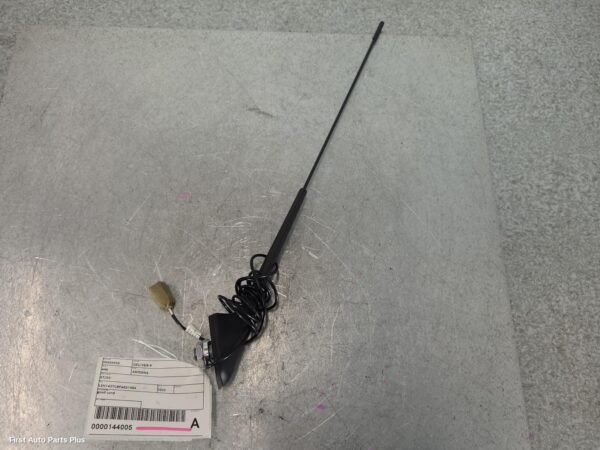 2023 LDV DELIVER 9 Antenna