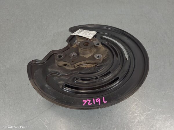 2021 RENAULT TRAFIC Left Rear Hub Assembly