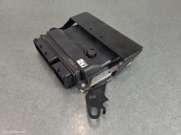 2015 TOYOTA HIACE Ecu