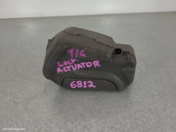 2017 MERCEDES VITO Door/Boot/Gate Lock