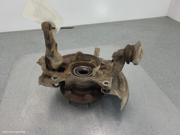 2010 MITSUBISHI TRITON Right Front Hub Assembly