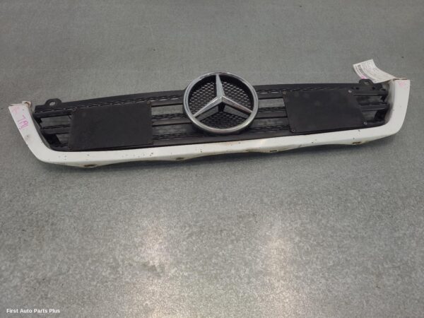 2005 MERCEDES SPRINTER Grille