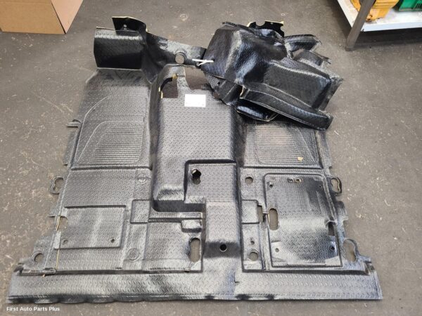 2024 LDV DELIVER 9 Carpet