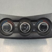 2015 MAZDA BT50 Heater/Ac Controls