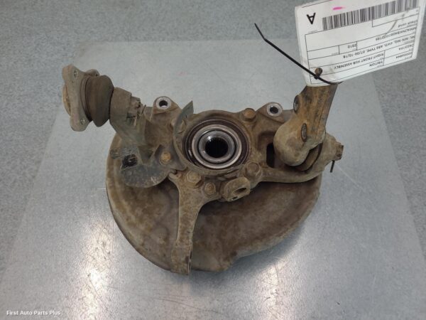 2010 MITSUBISHI TRITON Right Front Hub Assembly