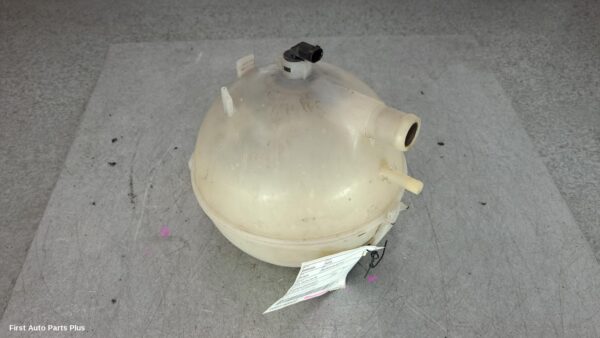 2009 MERCEDES VITO Overflow Bottle
