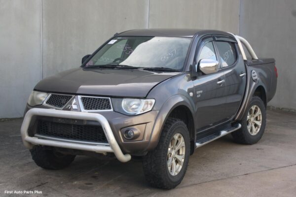 2011 MITSUBISHI TRITON Left Guard Liner