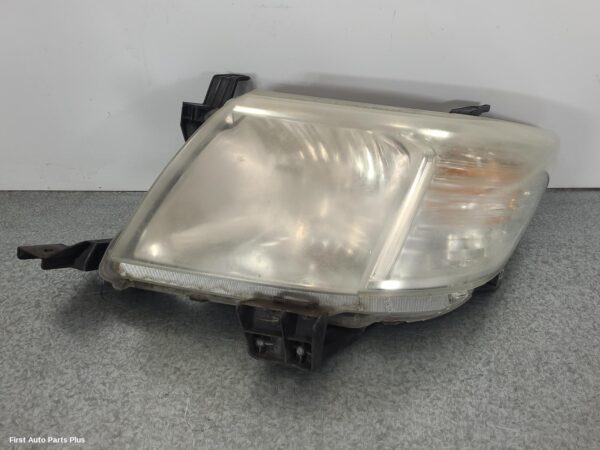2012 TOYOTA HILUX Left Headlamp