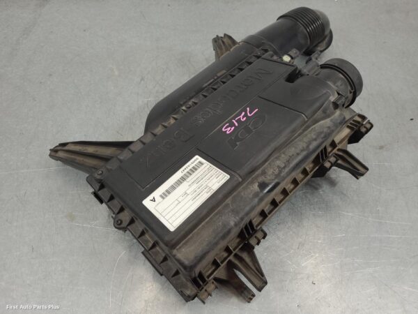 2014 MERCEDES VITO Air Cleaner/Box