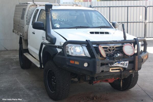2013 TOYOTA HILUX Mount