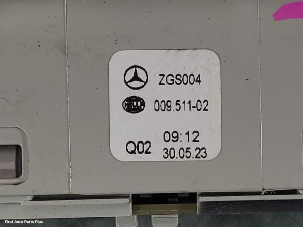 2023 MERCEDES SPRINTER High Level Stoplight
