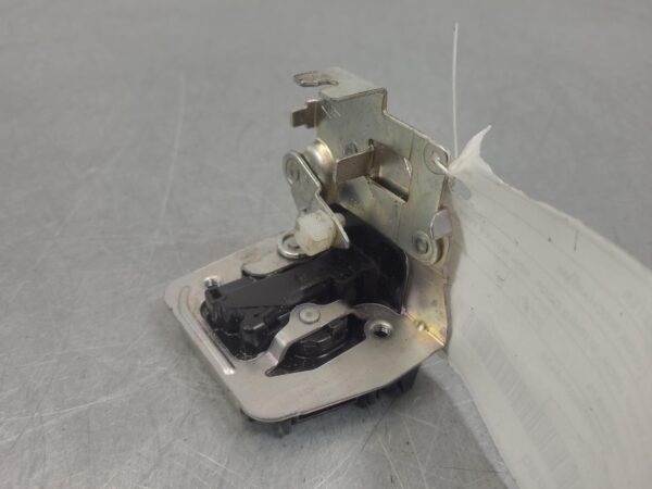 RENAULT MASTER 2011-2026 LOCK MECHANISM LEFT REAR DOOR LOCK, SLIDING DOOR, NON P - Image 2