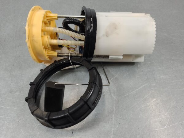 VOLKSWAGEN TRANSPORTER 2015-2024 FUEL SENDING UNIT T6, DIESEL, 2.0, TURBO, CXHA - Image 3