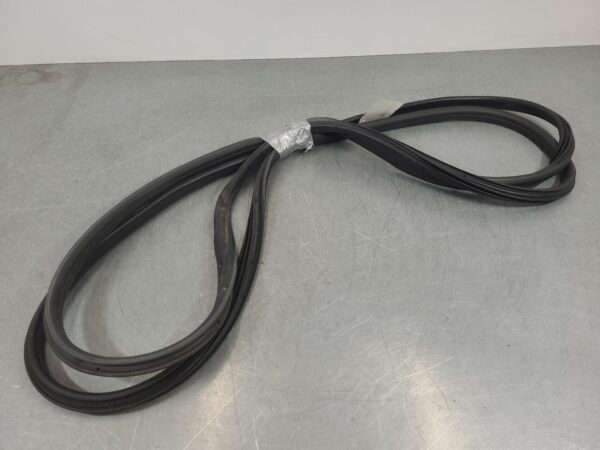Mercedes Sprinter VS30 Low Roof Body Seal Rubber Van 2018–Present - Image 2