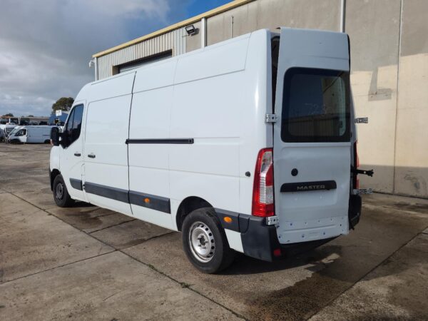 Renault Master X62 Overflow Bottle 2011–Present - Image 8