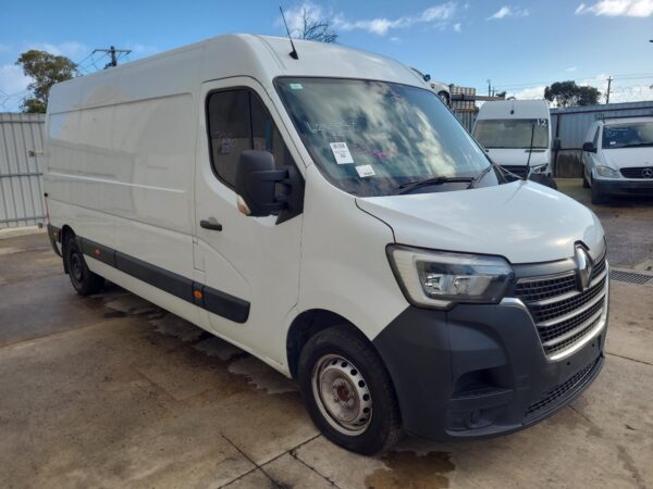 Renault Master X62 Radiator 2011–Present - Image 10