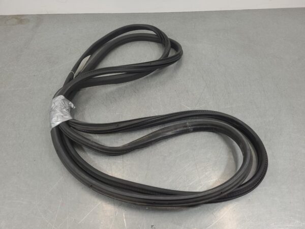 Mercedes Sprinter VS30 Low Roof Body Seal Rubber Van 2018–Present - Image 3
