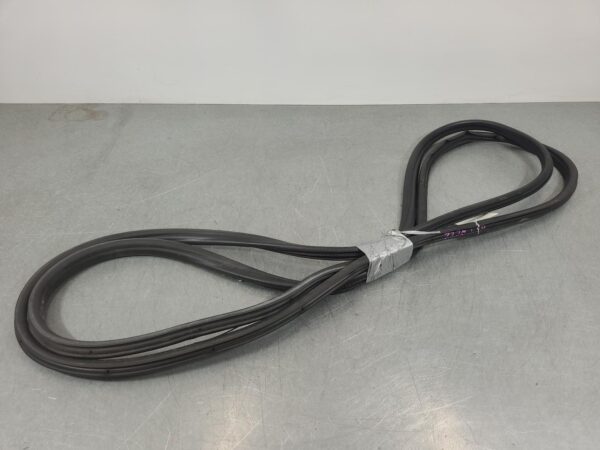 Mercedes Sprinter VS30 Low Roof Body Seal Rubber Van 2018–Present - Image 8
