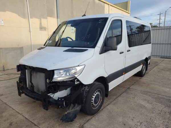 Mercedes Sprinter VS30 Front Panel 2018–Present - Image 7