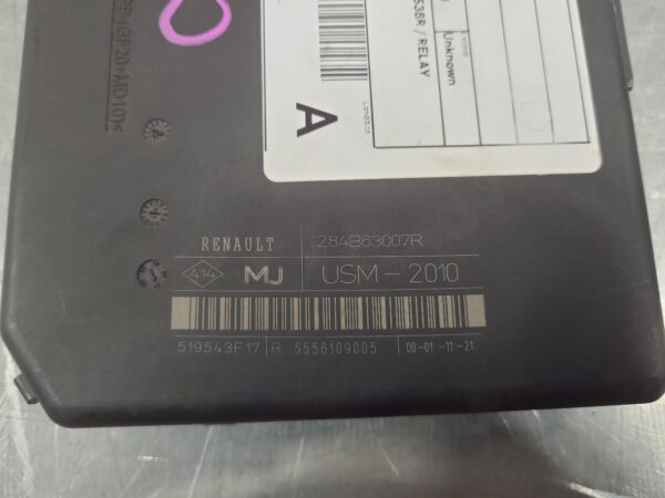 Renault Master X62 Fuse Box Engine Bay 2011–Present - Image 7