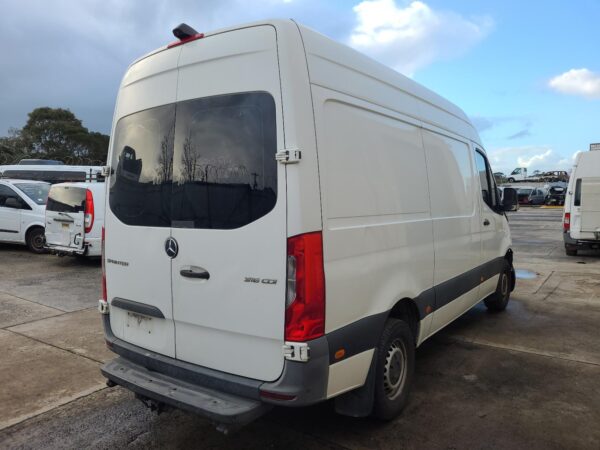 MERCEDES SPRINTER 2018-2025 CAMERA VS30, BLIND SPOT MONITOR SENSOR (LH REAR BEHI - Image 9